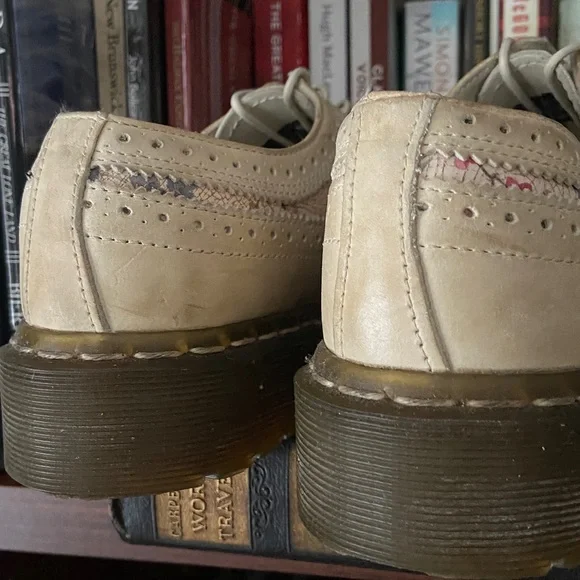 Dr. Martens Floral Crackle Brogue Wingtip Bone 12368 Oxford Shoes Women's Size 6 - Picture 6 of 16